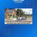 Arahan Wakil Kurikulum MTsN 2 Tanah Datar kepada Peserta Didik Kelas VII.1 hingga IX.2 Terkait Pengambilan Rapor