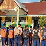 SELURUH WARGA MTsN 2 TANAH DATAR NIKMATI HIKING KE BUKIT SELO DENGAN ANTUSIAS DAN KECERIAAN