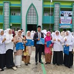 MTsN 2 Tanah Datar Mengikuti Upacara HAB Kemenag ke-80 Sekaligus Penyerahan Tanda Kehormatan Satyalancana Karya Satya di MAN 2 Tanah Datar