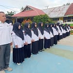 MTsN 2 Tanah Datar Melaksanakan Upacara Bendera, Dengan Tema “Bijak Dalam Berteknologi dan Persiapan Diri Untuk Menyambut Bulan Suci Ramadhan”