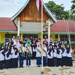 MTsN 2 Tanah Datar Melaksanakan Upacara Bendera Sekaligus Pelantikan Pengurus OSIM Masa Bakti 2026/2027