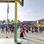 Semangat Pagi! Keluarga Besar MTsN 2 Tanah Datar Melaksanakan Kegiatan Senam Anak Indonesia Hebat